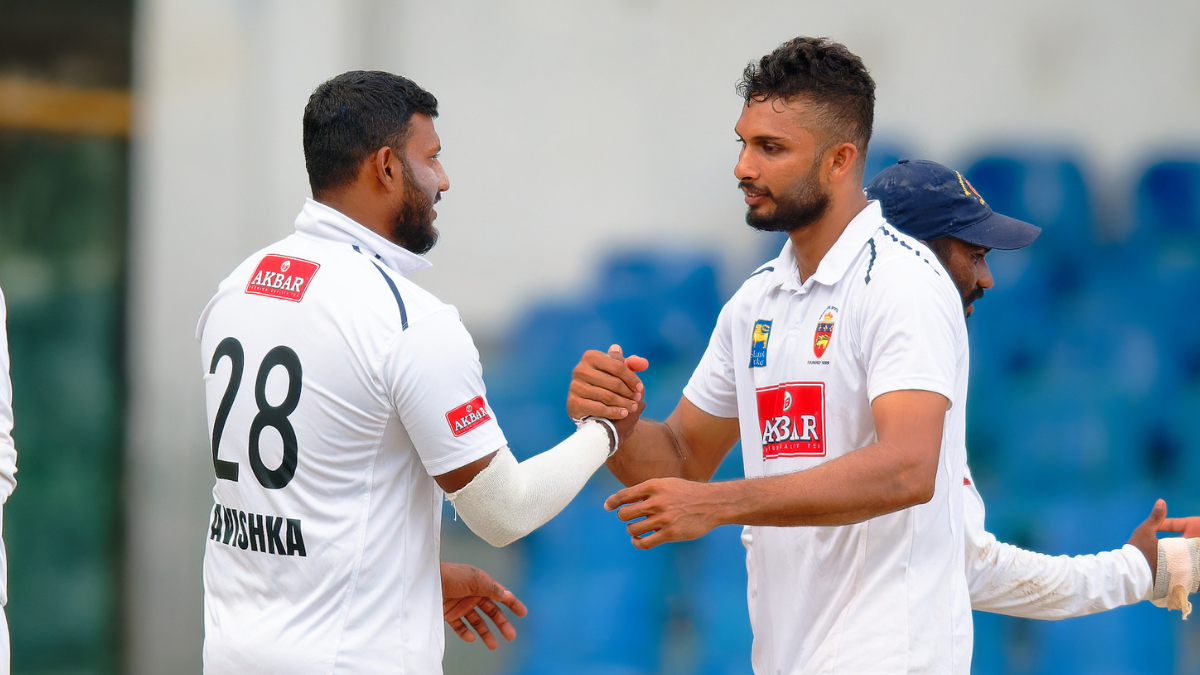 අවසන් මහා ගැටුම වෙනුවෙන් SSC හා පොලිස් ක්‍රීඩකයන් දිවයිනට