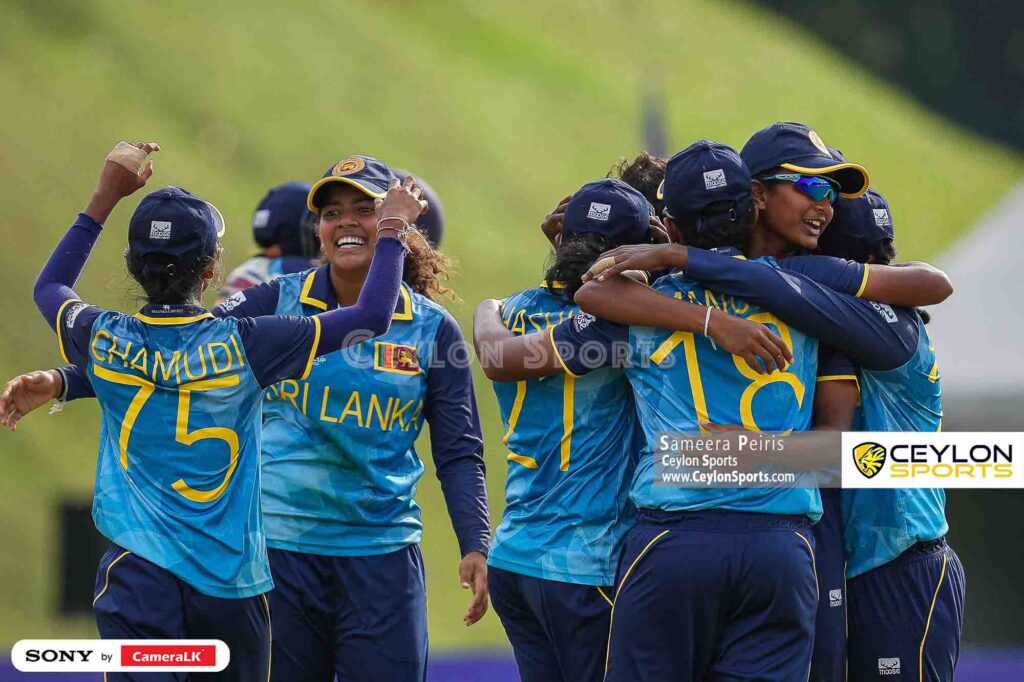මනුදි නානායක්කාර නැවතත් යොවුන් බාළිකා කණ්ඩායමට