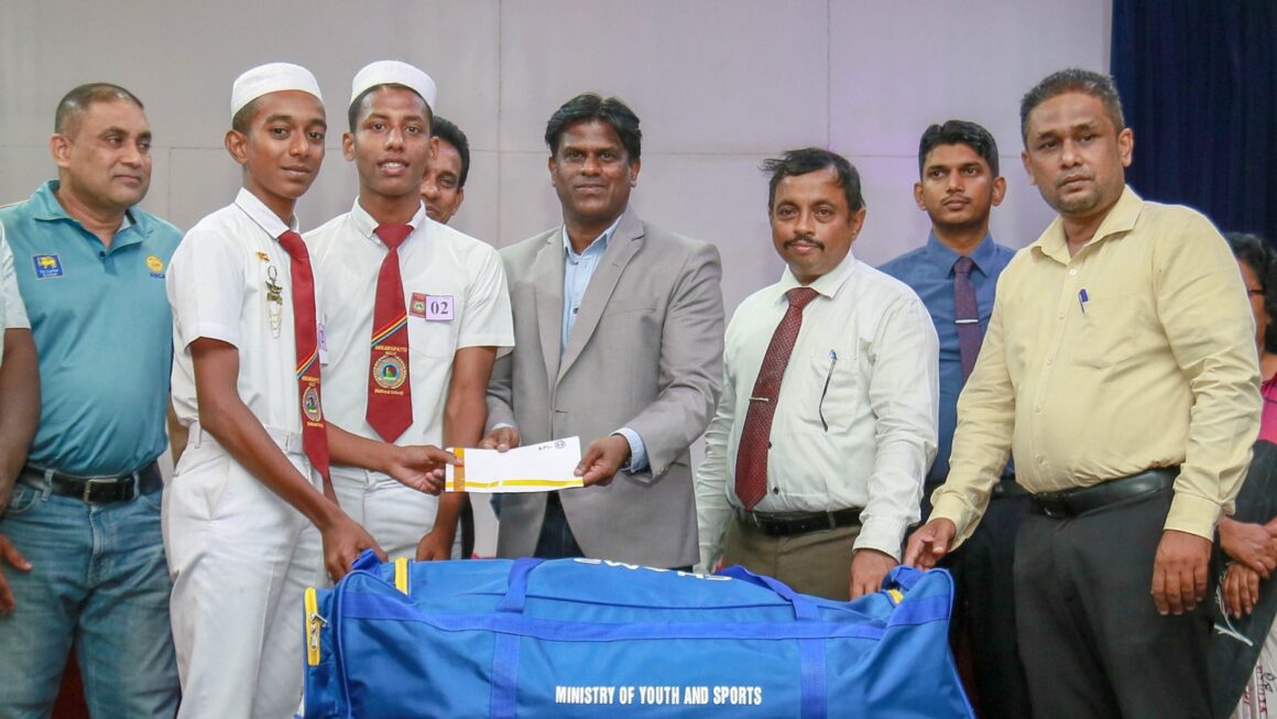 ක්‍රීඩා අමාත්‍යංශයේ අධීක්ෂණයෙන් පාසල් ක්‍රිකට් ක්‍රීඩා සංවර්ධන වැඩසටහනක්