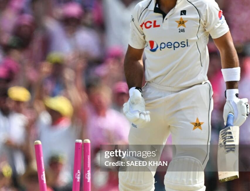 ලකුණු සොයන  Abdullah Shafique