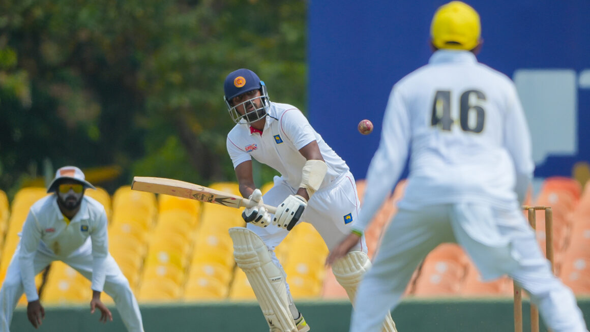 සුපර් ලීග් සිව්දින ක්‍රිකට් තරගාවලියේ පළමු දිනයේ අර්ධ ශතක 4ක්