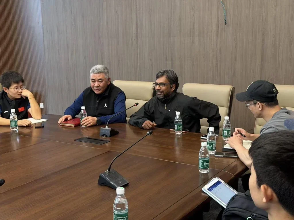 මුතුමුදලිගේ පුෂ්පකුමාර චීන ජාතික ක්‍රිකට් කණ්ඩායමේ පුහුණුකරු ලෙස පත්වේ